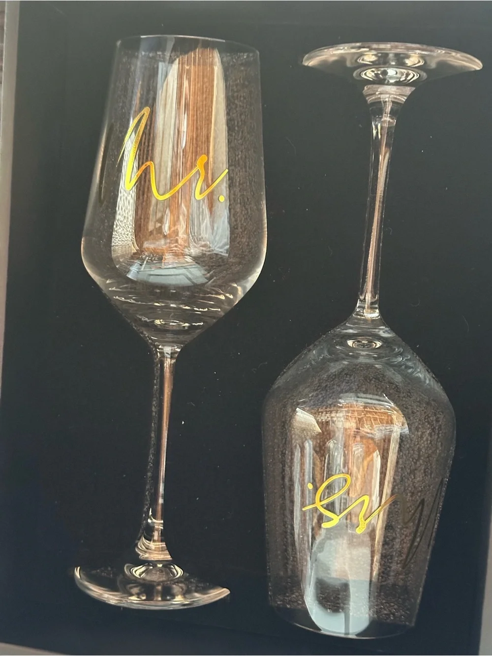 MR & MRS wine glasses in Gift Box with Gold Lettering